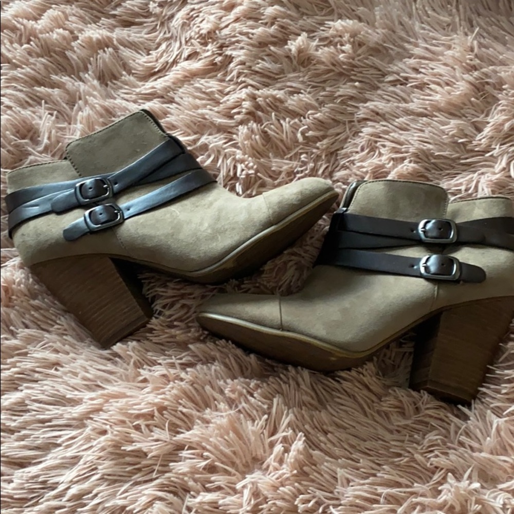 EUC Carlos Santana Ankle Boots